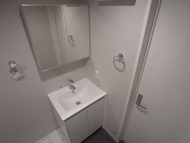 神戸市兵庫区東出町３丁目のアパートの洗面所