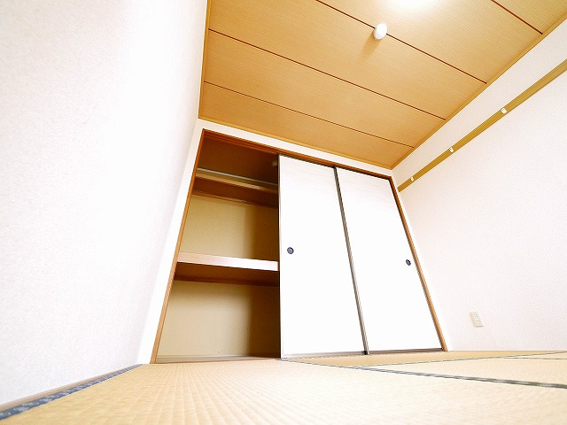 レスポワールⅠ（五条）の収納|こまごまとしたものを収納できそうですね