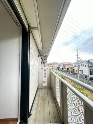 高槻市芝生町３丁目のアパートのバルコニー