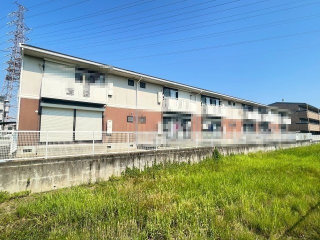 高槻市芝生町３丁目のアパートの外観
