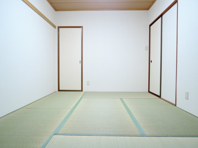 高槻市芝生町３丁目のアパートのキッチン