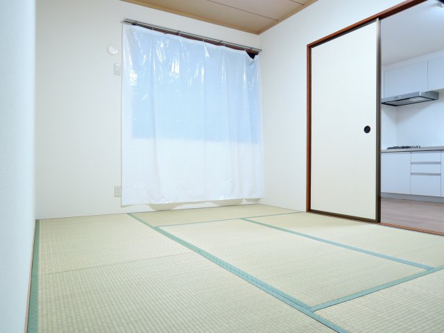 高槻市芝生町３丁目のアパートの浴室