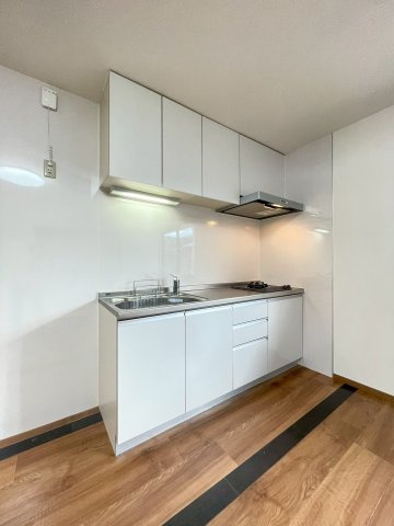 高槻市芝生町３丁目のアパートのキッチン