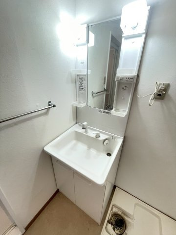 高槻市芝生町３丁目のアパートの洗面所