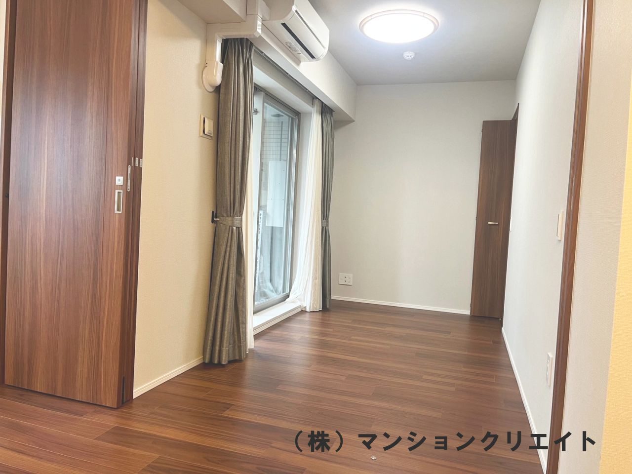 デュオヒルズ福井駅前の内装|リビング隣接の洋室5.1帖（引き戸を全て開けばリビングと一体になれます）