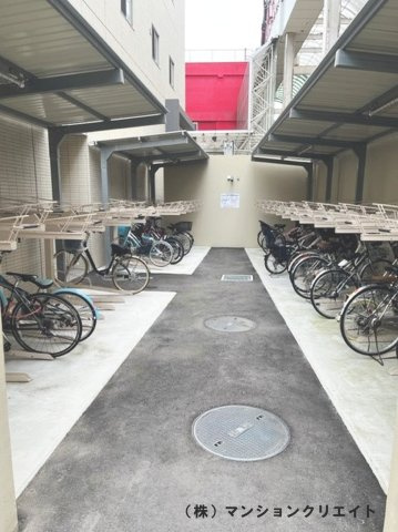 デュオヒルズ福井駅前の駐輪場