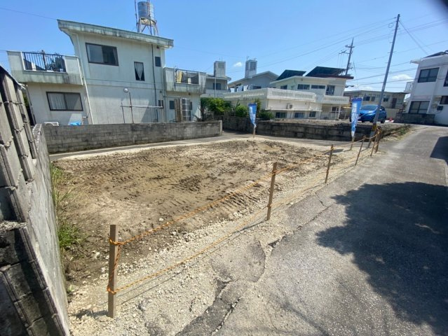 うるま市塩屋　売地の前面道路含む現地写真
