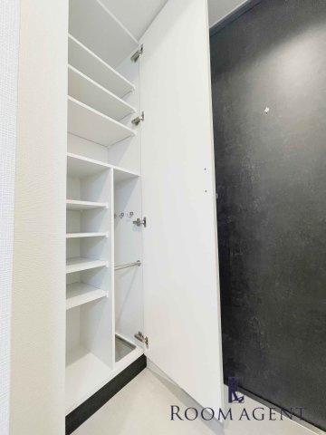 エスリード新栄デュオの玄関