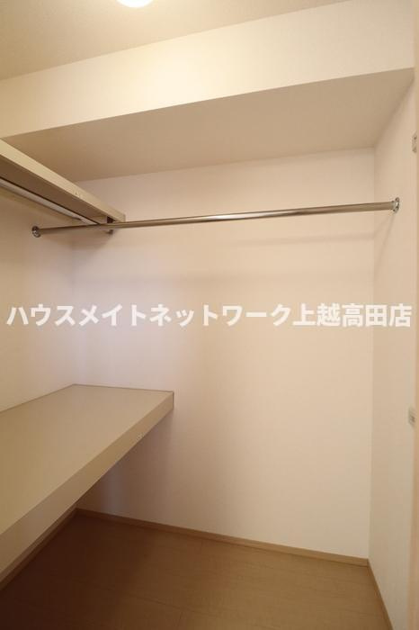 インサイドモートの収納|ウォークインクローゼット