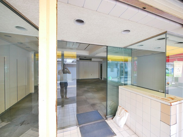 木津川市役所前店舗事務所の内装