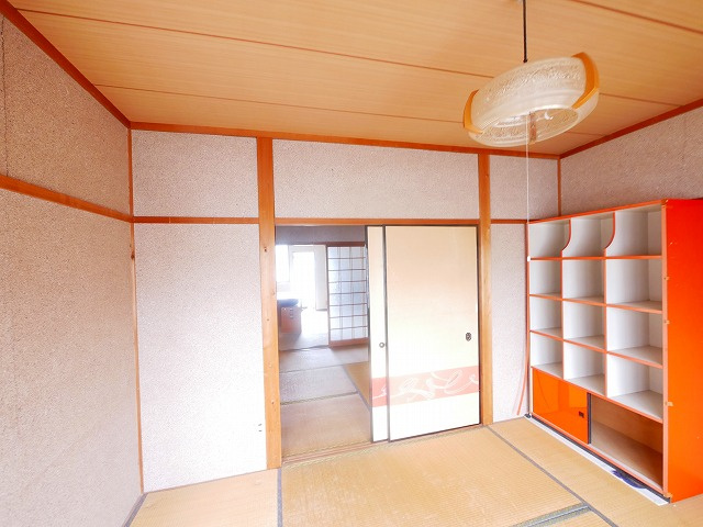 木津川市役所前店舗事務所の和室