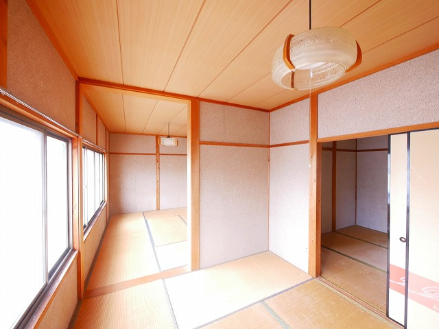 木津川市役所前店舗事務所の和室