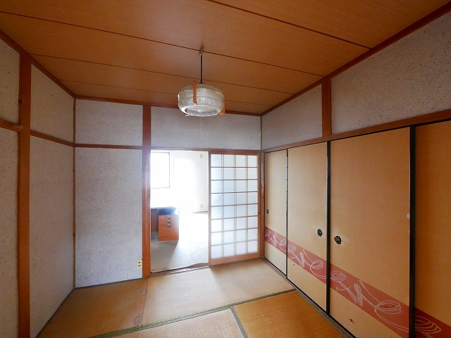 木津川市役所前店舗事務所の和室