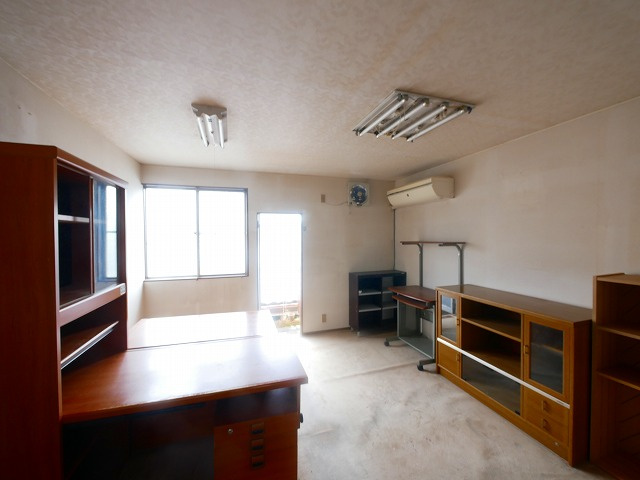 木津川市役所前店舗事務所の内装