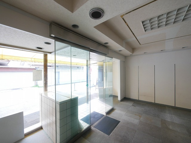 木津川市役所前店舗事務所の内装