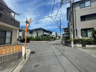 【前面道路含む現地写真】