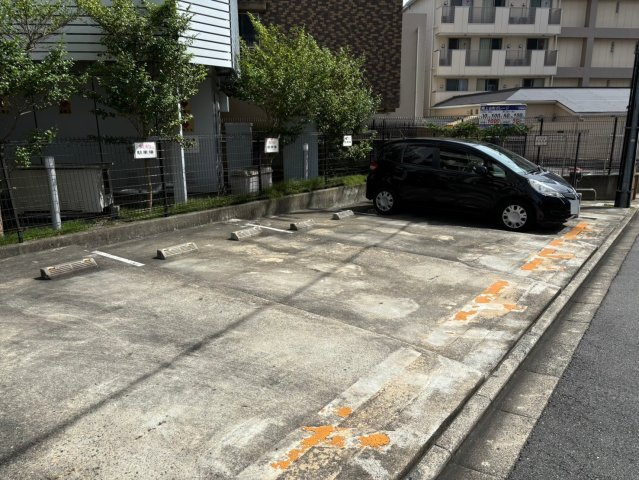 ＪＲ円町駅まで徒歩５分●リノベーション完了●即入居ＯＫ●南東角住戸●シンフォニー太子道の駐車場|駐車場