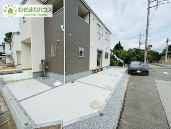 蓮田市江ヶ崎　第3　新築一戸建て　リーブルガーデン　02の駐車場|カースペース縦列2台駐車可能