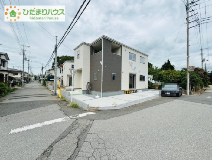 蓮田市江ヶ崎　第3　新築一戸建て　リーブルガーデン　02の前面道路含む現地写真|前面道路約6ｍ！
車の出し入れも簡単にできますね<(_ _)>