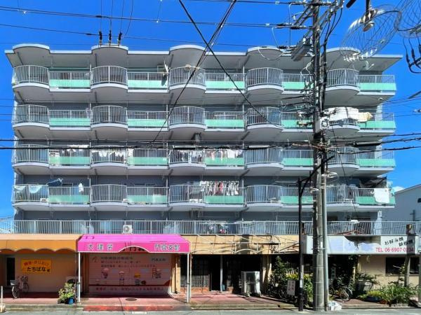 労住かどまハイツB棟の外観|新しい生活にいかがでしょうか？外観はお住まいの顔になります。こだわりたいポイントですね。水回りリフォームやリノベーションも承ってます。
■現地見学・資金計画相談・住宅ローン相談もお問合せ受付中■