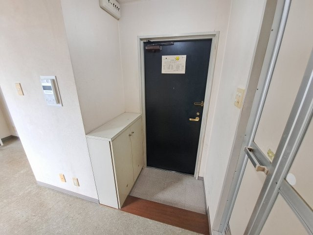 アスティ武庫川の玄関