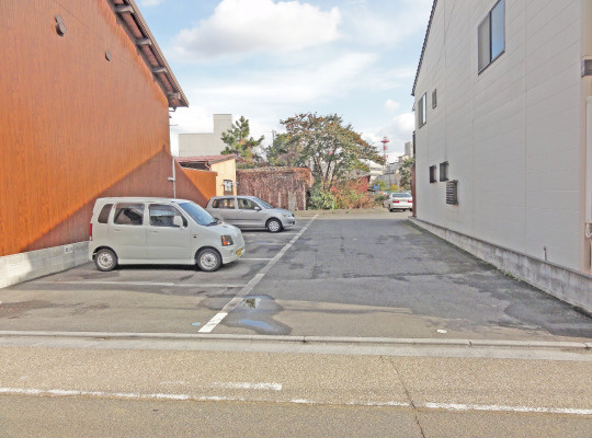 尾高町第六駐車場の外観