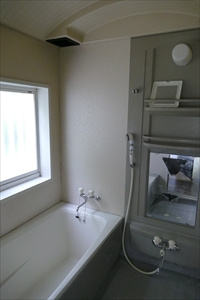川奈　中古建ての浴室