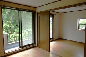 川奈　中古建ての洋室