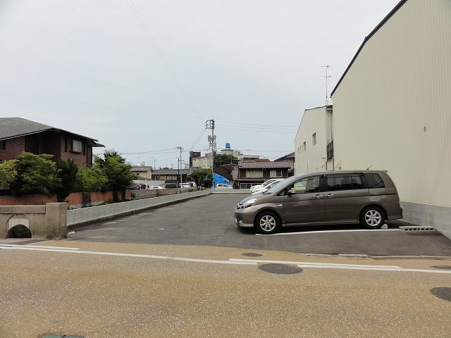 加茂川第二駐車場の外観
