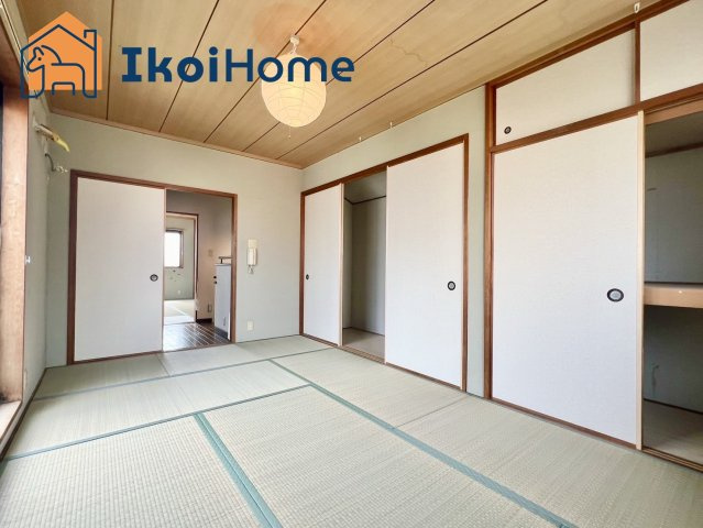 明石市藤江　中古一戸建の内装|●年中無休：当日予約可●い草は梅雨時期や夏場はべたつきづらく、冬場は足元の冷たさを妨げる効果も！