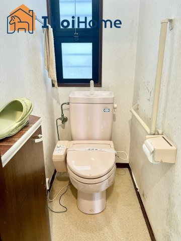 明石市藤江　中古一戸建のトイレ|●資料・カタログのご請求無料●スーパーやコンビニ、飲食店、病院など徒歩圏内の施設も多々あります。
