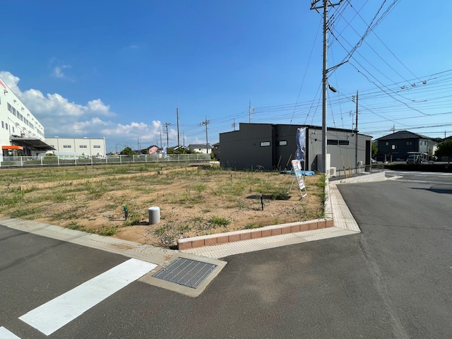 【前面道路含む現地写真】の画像