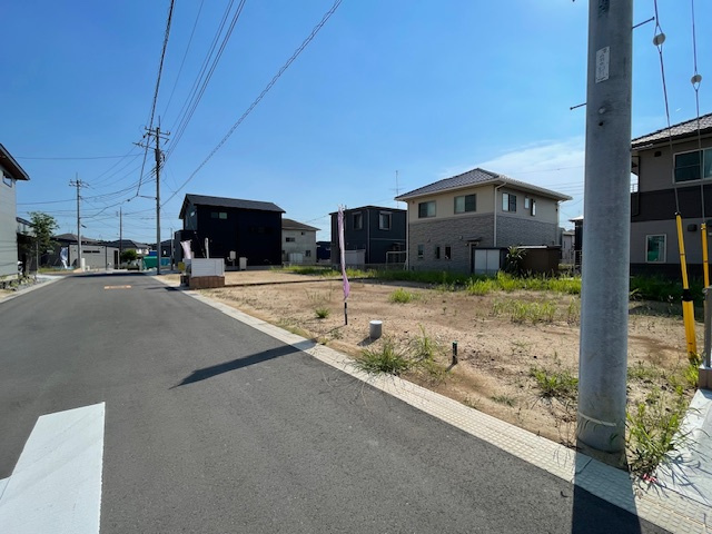 【前面道路含む現地写真】の画像