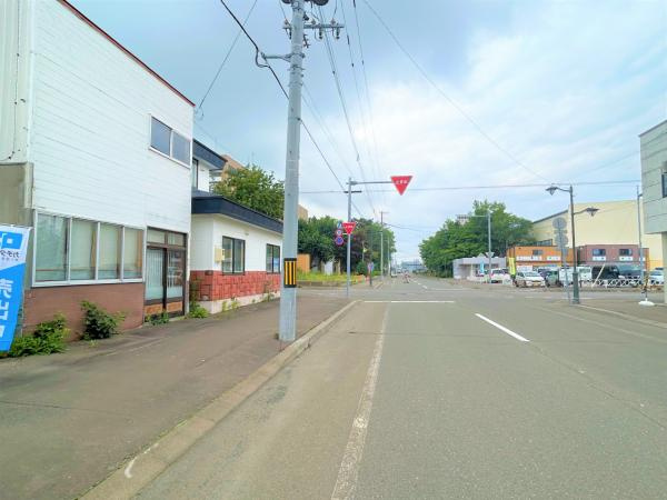 網走郡大空町女満別西２条４丁目戸建の前面道路含む現地写真