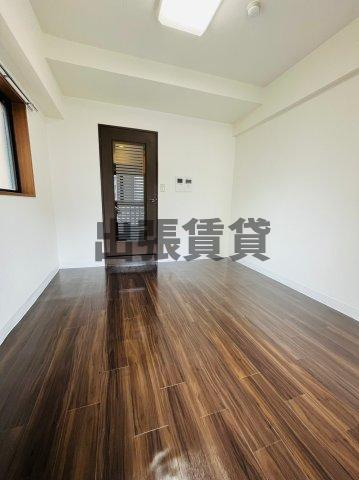 仲介手数料0円！！ライオンズマンション丸の内第5の居間・リビング