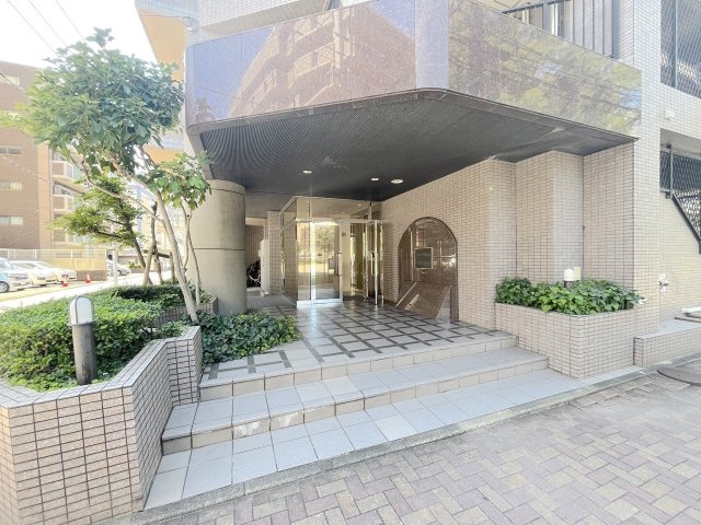 平尾駅前パークホームズのエントランス