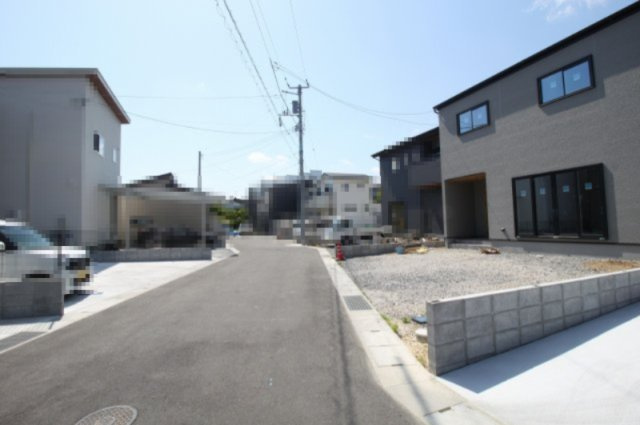 福井町　新築戸建　Ｅ号地（全１9区画）　の前面道路含む現地写真
