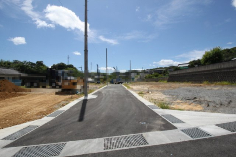 福井町　建築条件付き　売土地　Ｅ号地（全１7区画）　の前面道路含む現地写真