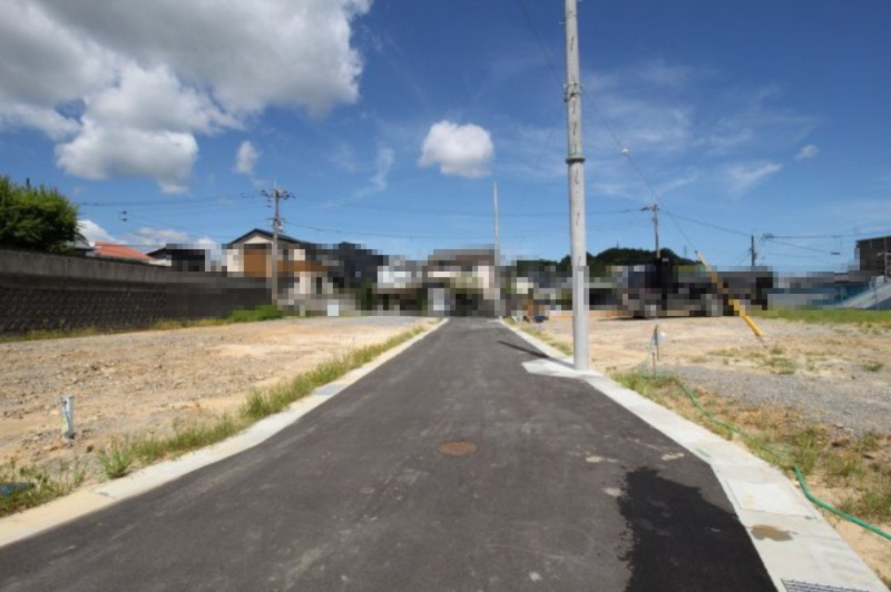 福井町　建築条件付き　売土地　Ｅ号地（全１7区画）　の前面道路含む現地写真