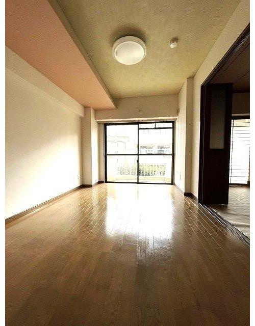 労住協第弐七ビルの居間・リビング