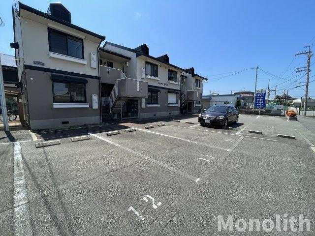 メルヘン三宅B棟の駐車場