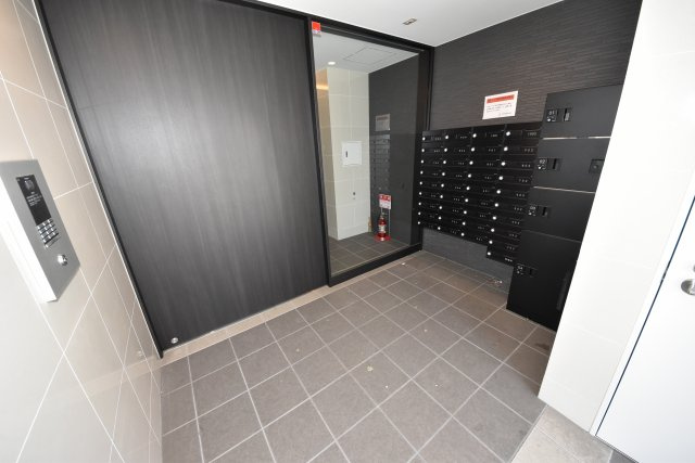 トヨトミステイプレミアム難波桜川のエントランス