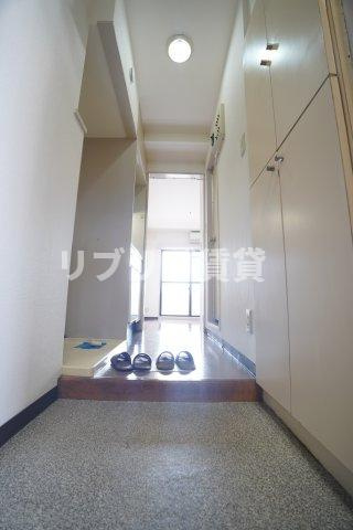 ロザール東千葉の玄関