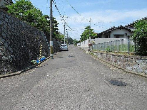 光洋台土地の前面道路含む現地写真|東側より西方向に撮影した前面道路写真です。