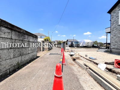 【前面道路含む現地写真】 | 調布市入間町3丁目　新築戸建　全2棟
