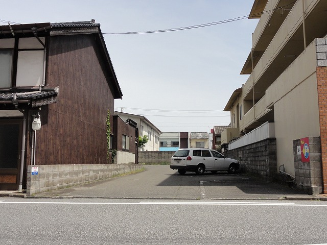 角一駐車場の外観