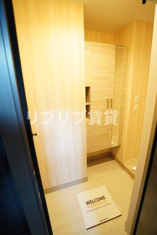 アヴァンスコート弐番館の玄関