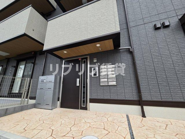 アヴァンスコート弐番館のエントランス