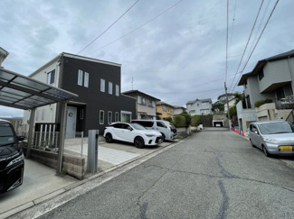【前面道路含む現地写真】