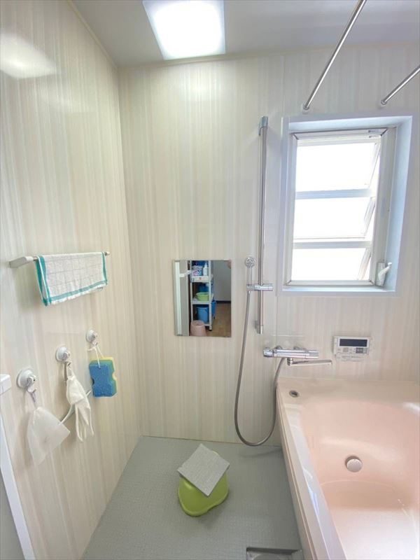 和歌山市吉田中古住宅の浴室